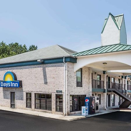 Brentwood Inn & Suites Suffolk Eksteriør billede